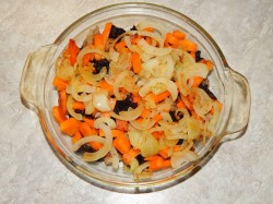 Говядина с черносливом в духовке - шаг 9