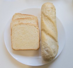 Гренки из белого хлеба на сковороде - шаг 1 Гренки из белого хлеба на сковороде - шаг 1