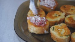 Гренки с сыром и тёртой колбасой - шаг 8 Гренки с сыром и тёртой колбасой - шаг 8