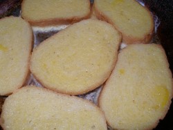 Гренки в яйце и с яйцом - шаг 6 Гренки в яйце и с яйцом - шаг 6