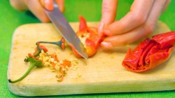 Грузинский соус Ткемали из слив с чесноком и специям на зиму - шаг 4 Грузинский соус Ткемали из слив с чесноком и специям на зиму - шаг 4