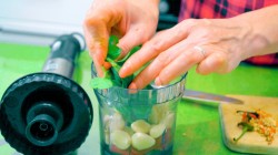 Грузинский соус Ткемали из слив с чесноком и специям на зиму - шаг 5 Грузинский соус Ткемали из слив с чесноком и специям на зиму - шаг 5