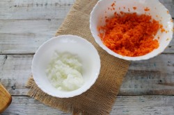 Икра кабачковая через мясорубку с томатной пастой - шаг 3 Икра кабачковая через мясорубку с томатной пастой - шаг 3