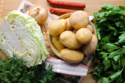 Жареная картошка с капустой на сковороде - шаг 1 Жареная картошка с капустой на сковороде - шаг 1