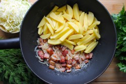 Жареная картошка с капустой на сковороде - шаг 7 Жареная картошка с капустой на сковороде - шаг 7