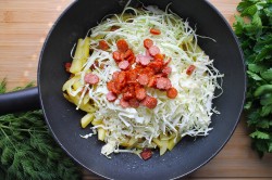 Жареная картошка с капустой на сковороде - шаг 9 Жареная картошка с капустой на сковороде - шаг 9