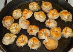 Пельмени жареные на растительном масле - шаг 3