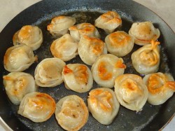 Пельмени жареные на растительном масле - шаг 6