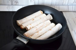 Жареные трубочки из лаваша с сыром - шаг 11