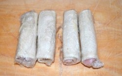 Жареные рулеты из хлеба и ветчины - шаг 4