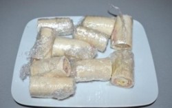 Жареные рулеты из хлеба и ветчины - шаг 5