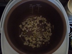 Жаркое в мультиварке из свинины по-сельски - шаг 2