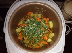 Жаркое в мультиварке из свинины по-сельски - шаг 8