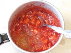 Желе из клубники с желатином - шаг 4