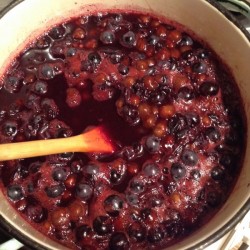 Желейное варенье из дикого винограда - шаг 4 Желейное варенье из дикого винограда - шаг 4