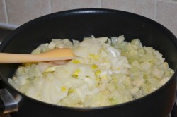 Кабачки жареные с томатной пастой - шаг 4 Кабачки жареные с томатной пастой - шаг 4