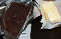 Как растопить шоколад для украшения - шаг 1 Как растопить шоколад для украшения - шаг 1