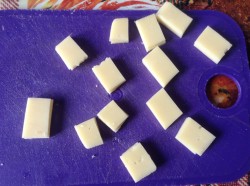 Канапе с виноградом, киви, апельсином и сыром - шаг 4