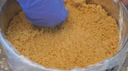 Карамельно-творожный торт с орехом без выпечки - шаг 3 Карамельно-творожный торт с орехом без выпечки - шаг 3