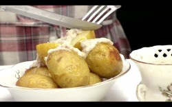 Картофель запеченный в рукаве с соусом Бешамель - шаг 8 Картофель запеченный в рукаве с соусом Бешамель - шаг 8