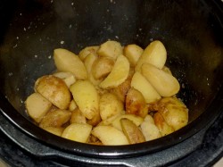 Картошка по деревенски в мультиварке - шаг 17 Картошка по деревенски в мультиварке - шаг 17