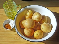 Картошка по деревенски в мультиварке - шаг 1 Картошка по деревенски в мультиварке - шаг 1