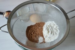 Кекс в кружке за 5 минут в микроволновке - шаг 2 Кекс в кружке за 5 минут в микроволновке - шаг 2