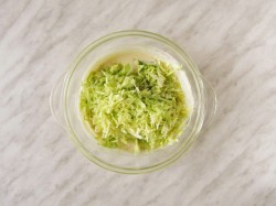 Кексы со свежей капустой - шаг 7