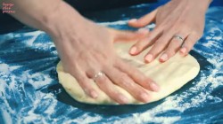 Классические пончики с повидлом жареные во фритюре - шаг 19