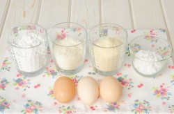 Кокосовый бисквит Дакуаз с ягодами - шаг 1 Кокосовый бисквит Дакуаз с ягодами - шаг 1