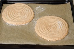 Кокосовый бисквит Дакуаз с ягодами - шаг 15 Кокосовый бисквит Дакуаз с ягодами - шаг 15