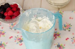 Кокосовый бисквит Дакуаз с ягодами - шаг 18 Кокосовый бисквит Дакуаз с ягодами - шаг 18