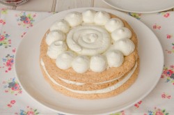 Кокосовый бисквит Дакуаз с ягодами - шаг 22 Кокосовый бисквит Дакуаз с ягодами - шаг 22