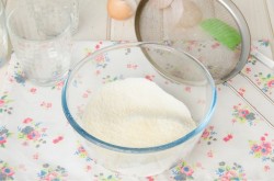 Кокосовый бисквит Дакуаз с ягодами - шаг 6 Кокосовый бисквит Дакуаз с ягодами - шаг 6