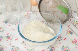 Кокосовый бисквит Дакуаз с ягодами - шаг 7 Кокосовый бисквит Дакуаз с ягодами - шаг 7