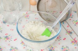 Кокосовый бисквит Дакуаз с ягодами - шаг 8 Кокосовый бисквит Дакуаз с ягодами - шаг 8