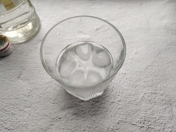 Коктейль Чёрный Русский - шаг 2 Коктейль Чёрный Русский - шаг 2