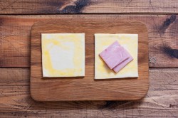 Слоеные конвертики с ветчиной и сыром - шаг 5