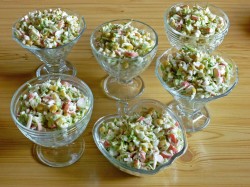 Крабовый салат без риса с молодой капустой - шаг 11