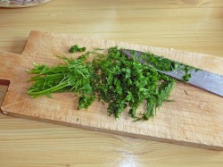 Крабовый салат без риса с молодой капустой - шаг 8