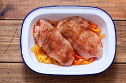 Куриная грудка с болгарским перцем - шаг 4