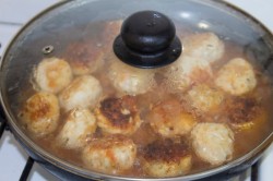 Куриные митболы с сыром в томатном соусе - шаг 28 Куриные митболы с сыром в томатном соусе - шаг 28