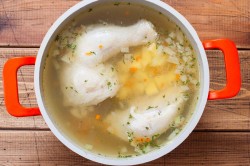 Куриный суп с домашней лапшой - шаг 7 Куриный суп с домашней лапшой - шаг 7