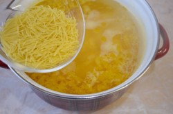 Суп с вермишелью и курицей - шаг 5 Суп с вермишелью и курицей - шаг 5