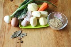 Куриный суп с яйцом и вермишелью - шаг 1 Куриный суп с яйцом и вермишелью - шаг 1