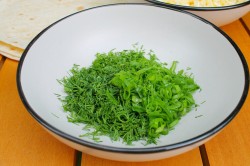 Лаваш на мангале с сыром - шаг 4