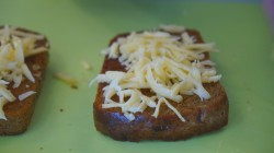 Легкие бутерброды с сыром и креветками - шаг 14