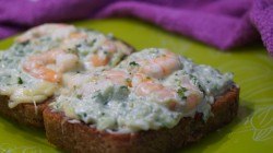 Легкие бутерброды с сыром и креветками - шаг 16