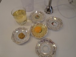 Майонез на горчице с яйцом - шаг 1