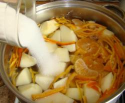 Мандариновый компот из мандарин и яблок на зиму - шаг 9